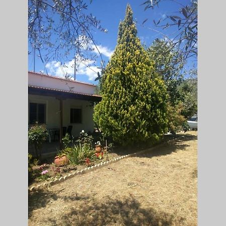 Irinis Cottage Kala Nera Bagian luar foto